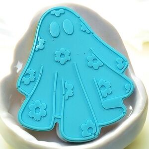 Vanilla soap ghost handmade 5x4in 7oz shea butter based